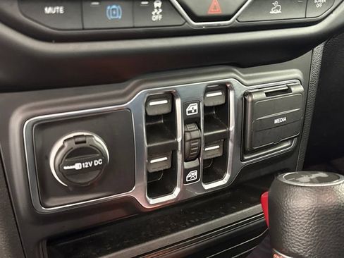 Used 2023 Jeep Wrangler Unlimited w/ Cold Weather Group AWD/4WD image 27