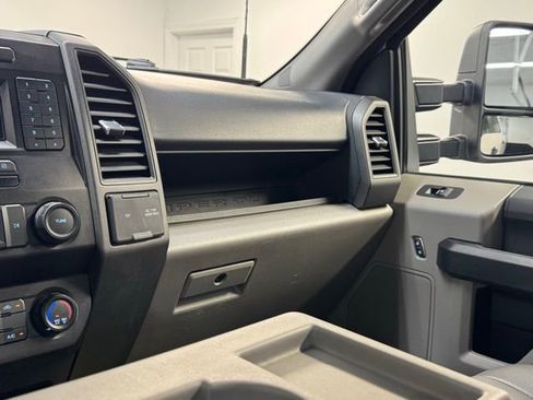 Used 2022 Ford F250 XL w/ Power Equipment Group image 25