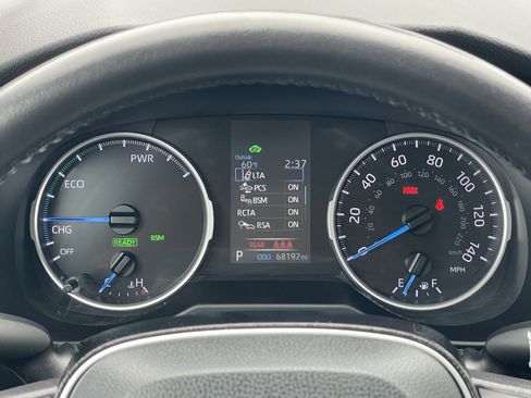 Used 2021 Toyota RAV4 XLE Premium image 26