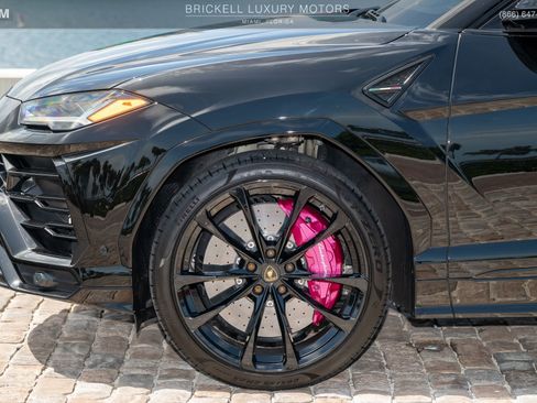 Used 2022 Lamborghini Urus AWD/4WD image 49