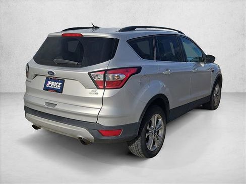Used 2017 Ford Escape SE w/ Equipment Group 201A image 5