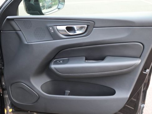 Used 2025 Volvo XC60 B5 Core AWD/4WD image 35
