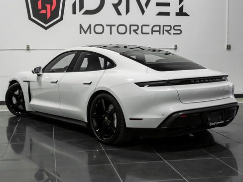 Used 2022 Porsche Taycan image 14