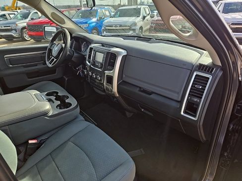 Used 2018 RAM 1500 Classic SLT image 24