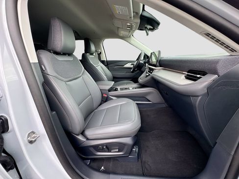 New 2026 Ford Explorer Active w/ Active Comfort Package RWD image 32