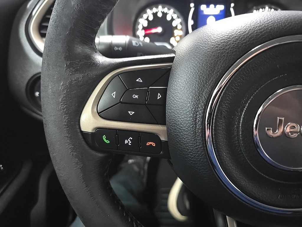 Used 2016 Jeep Renegade Latitude w/ Cold Weather Group AWD/4WD image 19