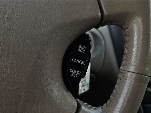 Used 2004 Toyota Avalon image 11