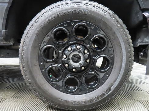 Used 2024 Ford F350 Lariat w/ Black Appearance Package image 8