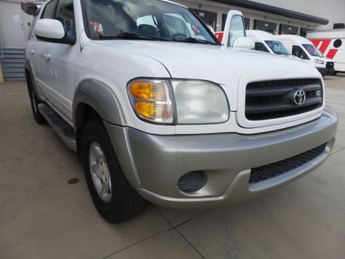Used 2001 Toyota Sequoia SR5 image 75