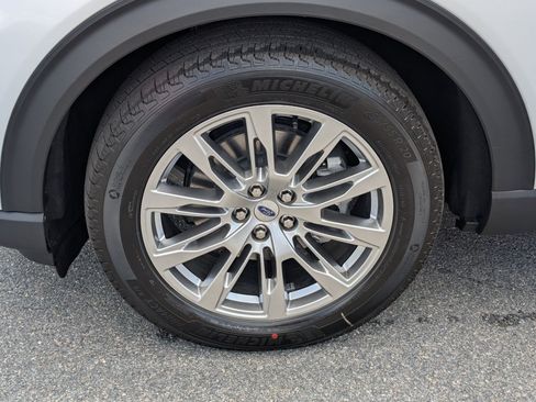 New 2026 Ford Explorer Platinum RWD image 13