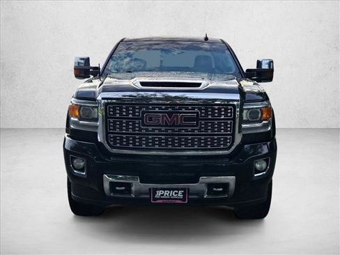 Used 2018 GMC Sierra 2500 Denali w/ Duramax Plus Package AWD/4WD image 2