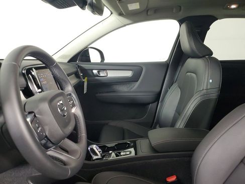 Used 2026 Volvo XC40 B4 Plus w/ Climate Package image 24