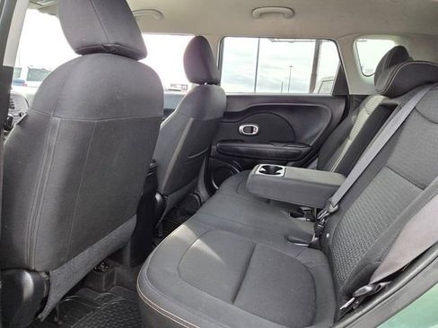 Used 2014 Kia Soul + image 5
