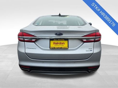 Used 2017 Ford Fusion SE w/ Equipment Group 202A image 4