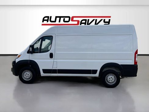 Used 2025 RAM ProMaster 2500 w/ Convenience Group FWD image 4