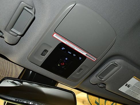 Used 2022 Toyota Camry XSE w/ Navigation Upgrade Package FWD image 24