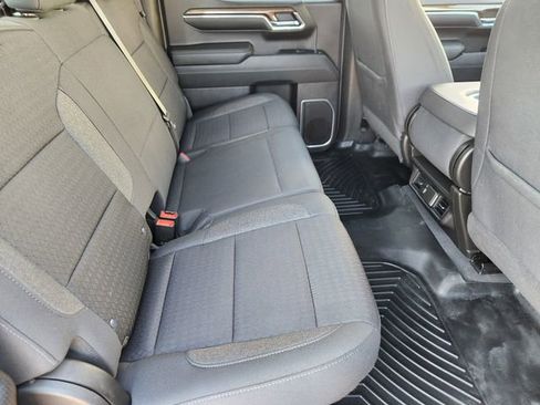 Used 2023 Chevrolet Silverado 1500 LT AWD/4WD image 29