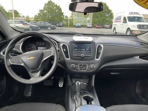 Used 2016 Chevrolet Malibu LT FWD image 10