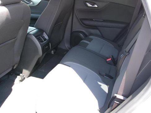 Used 2025 Chevrolet Blazer LT AWD/4WD image 9