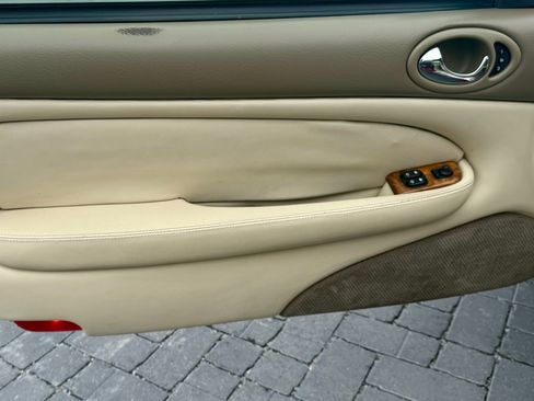 Used 1997 Jaguar XK8 Convertible RWD image 41
