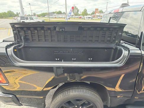 Used 2024 RAM 1500 Laramie AWD/4WD image 5