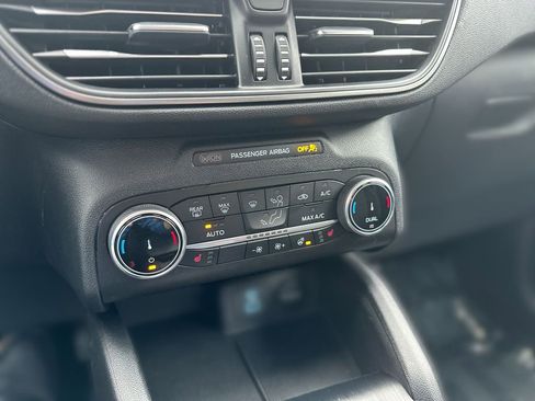 Used 2023 Ford Escape Active image 17