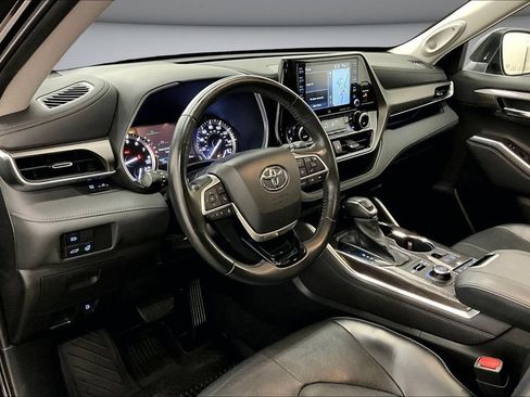 Used 2022 Toyota Highlander Limited AWD/4WD image 17