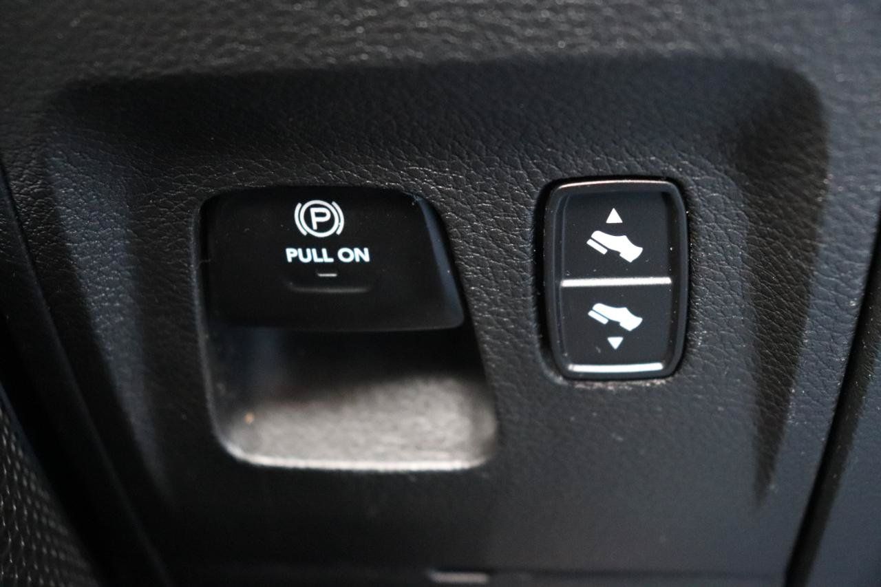 Used 2025 RAM 1500 Laramie AWD/4WD image 47
