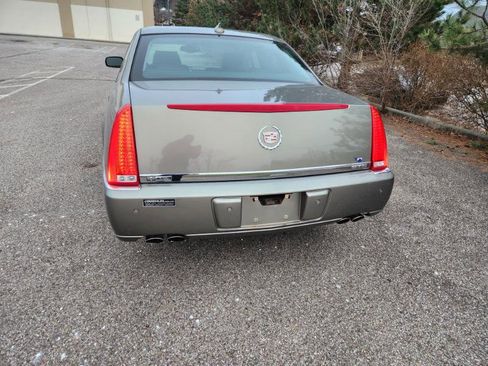 Used 2011 Cadillac DTS Luxury image 19