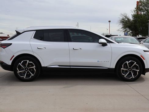 Used 2024 Chevrolet Equinox EV LT FWD image 4