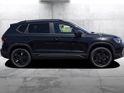 New 2026 Volkswagen Taos SE AWD/4WD image 5