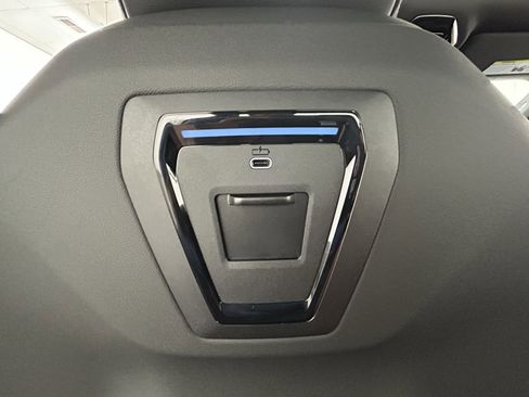 Used 2025 BMW i5 M60 w/ Premium Package image 34