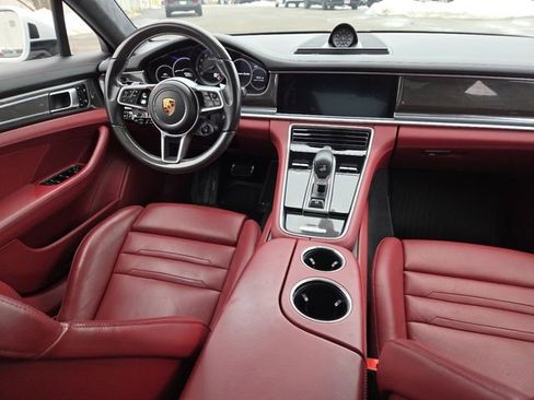 Used 2017 Porsche Panamera Turbo image 32