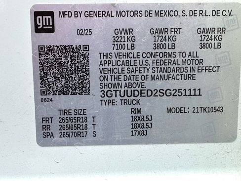 Used 2025 GMC Sierra 1500 SLT AWD/4WD image 19