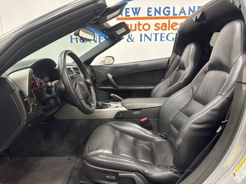 Used 2005 Chevrolet Corvette Coupe RWD image 16
