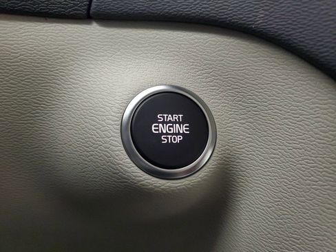 Certified 2026 Volvo XC40 B5 Plus w/ Protection Package Premier AWD/4WD image 35