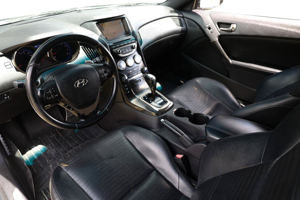 Used 2013 Hyundai Genesis 3.8 RWD image 4