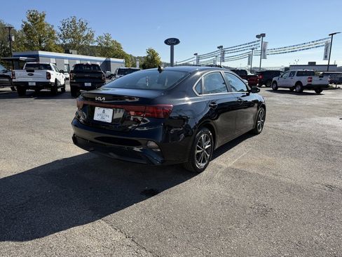Used 2023 Kia Forte LXS w/ LXS Technology Package image 9