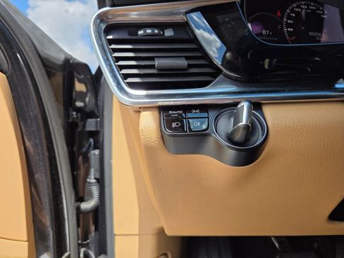 Used 2018 Porsche Panamera image 21