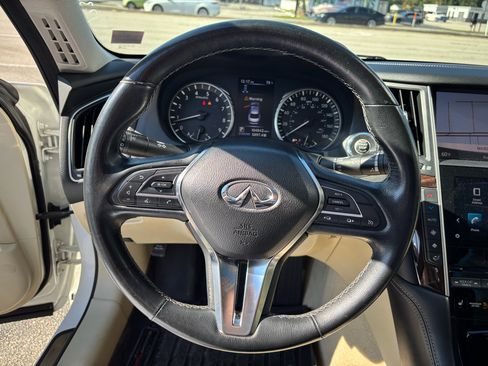 Used 2018 INFINITI Q50 Luxe w/ Essential Package (3.0T Luxe) image 11