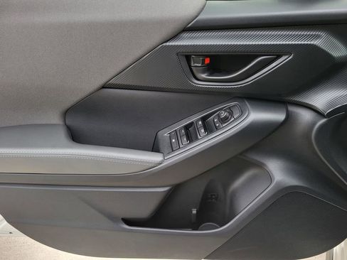 Certified 2025 Subaru Crosstrek 2.0i Premium image 18