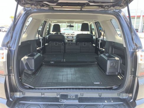 Used 2017 Toyota 4Runner SR5 Premium AWD/4WD image 29