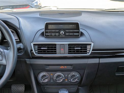 Used 2014 MAZDA MAZDA3 i Touring image 16