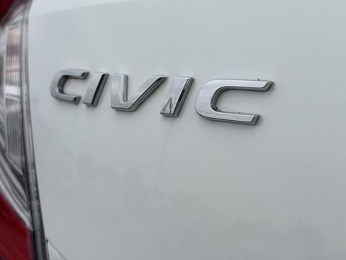 Used 2019 Honda Civic EX image 11