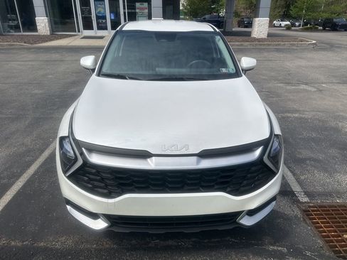 Certified 2023 Kia Sportage LX AWD/4WD image 2