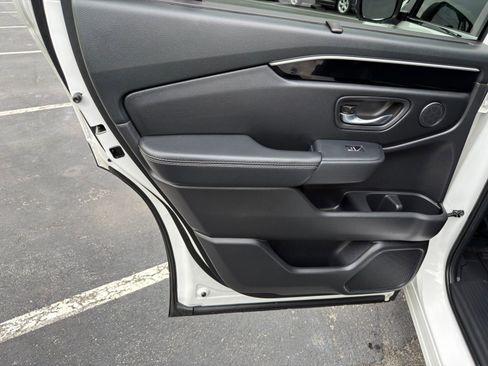 Used 2023 Honda Pilot Touring image 28