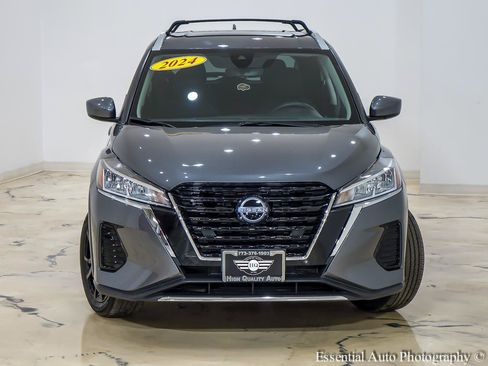 Used 2024 Nissan Kicks SV w/ Interior Electronics Package FWD image 5
