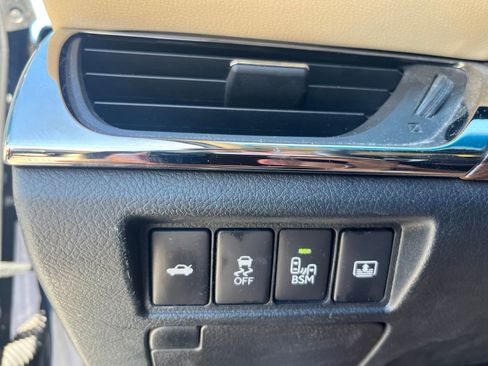 Used 2015 Toyota Avalon Limited FWD image 6