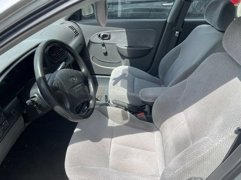 Used 2003 Kia Spectra LS FWD image 2