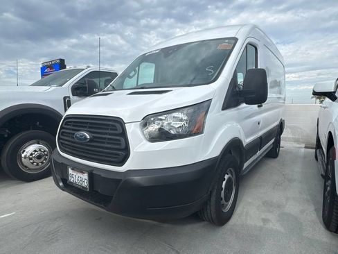 Used 2018 Ford Transit 150 130 Medium Roof RWD image 3